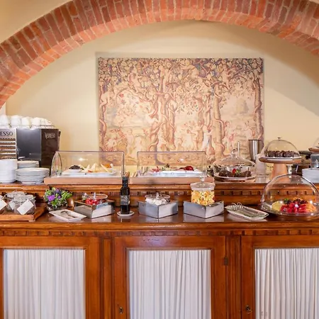Castello Banfi - Il Borgo - Relais Et Chateaux Hotel