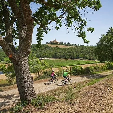 Szálloda Castello Banfi - Il Borgo - Relais Et Chateaux Poggio alle Mura