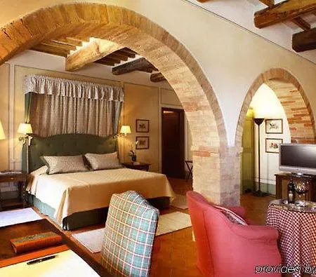 Hotel Castello Banfi - Il Borgo - Relais Et Chateaux Poggio alle Mura
